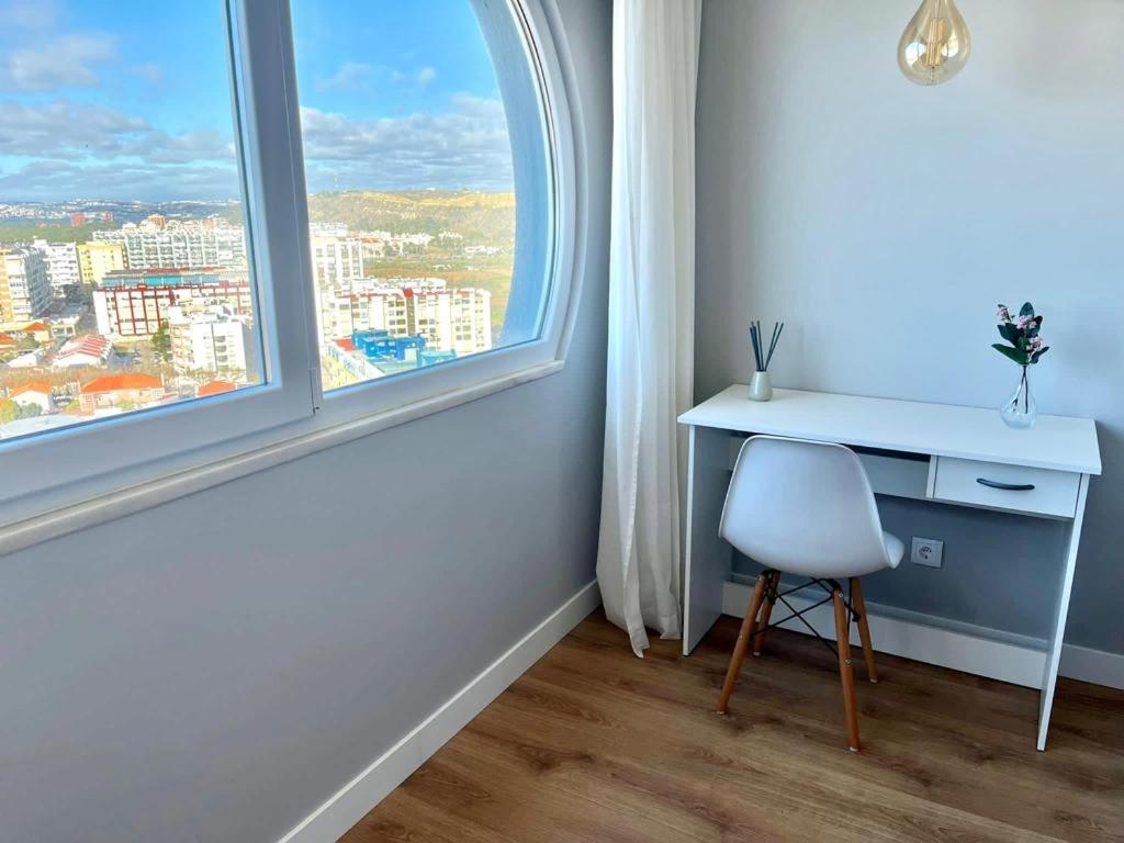 T2 Com Uma Vista Deslumbrante Sobre O Atlantico! Apartment Costa de Caparica Ngoại thất bức ảnh